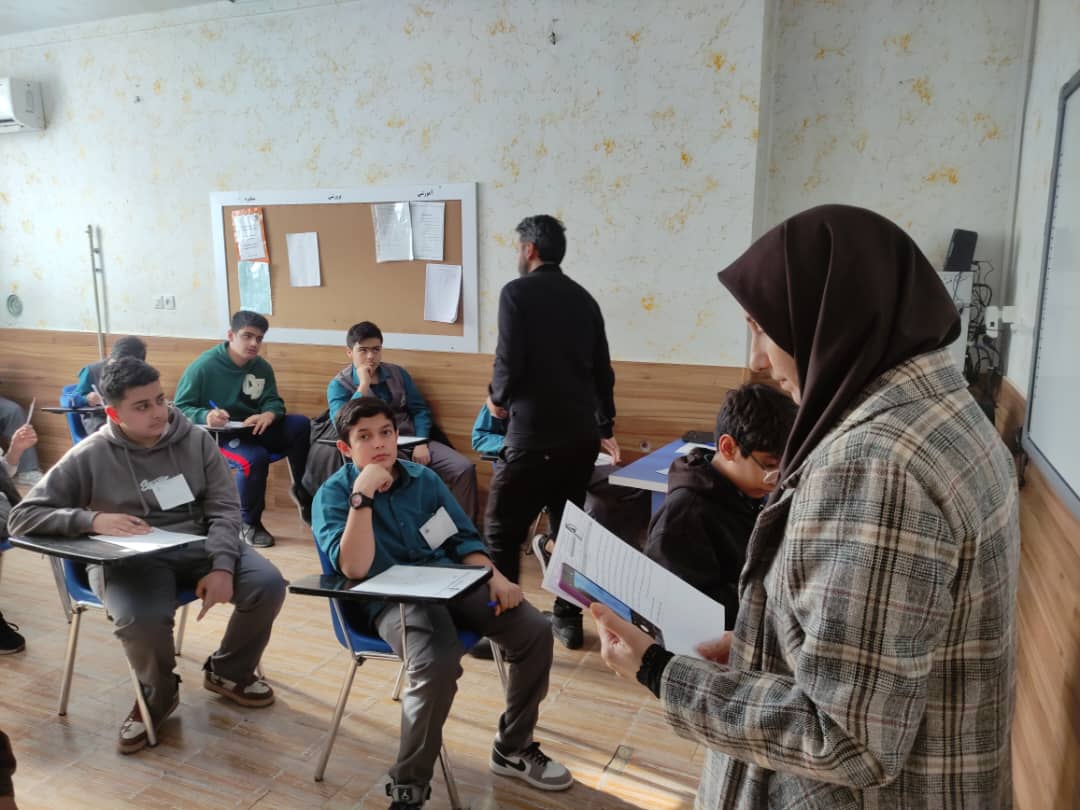 بازدید اداره ناحیه 2 از امتحانات نوبت اول مدرسه